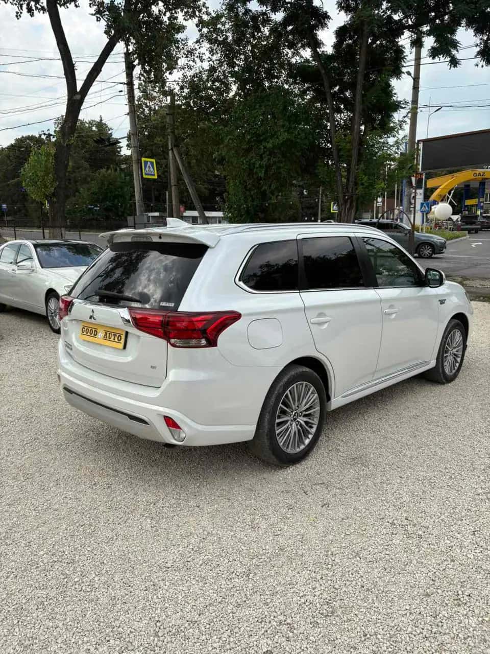 Mitsubishi Outlander - fotografia 11