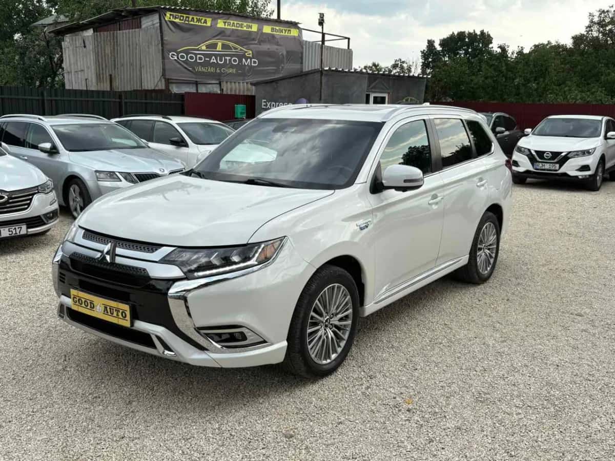 Mitsubishi Outlander - fotografia 3