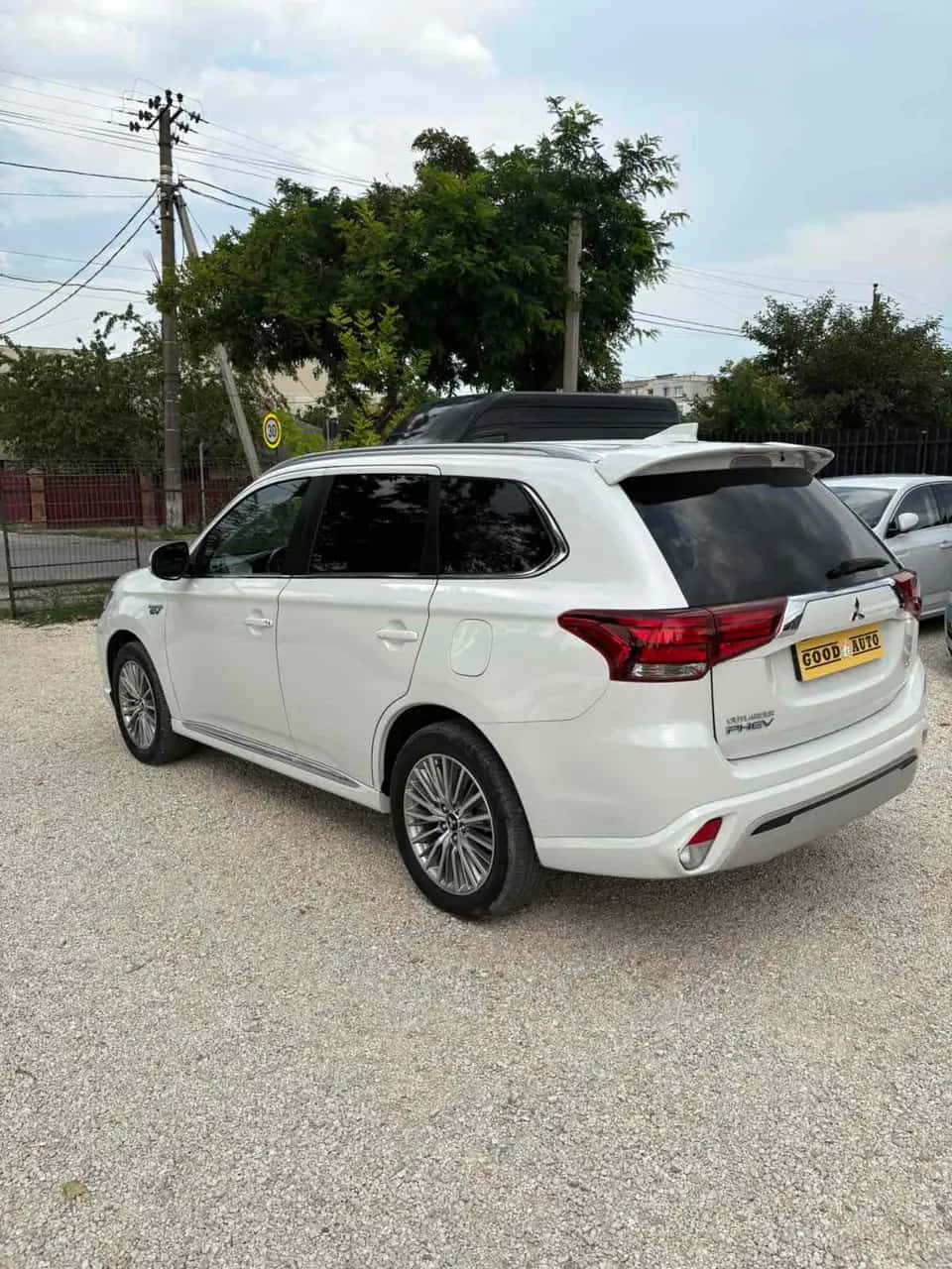 Mitsubishi Outlander - fotografia 8