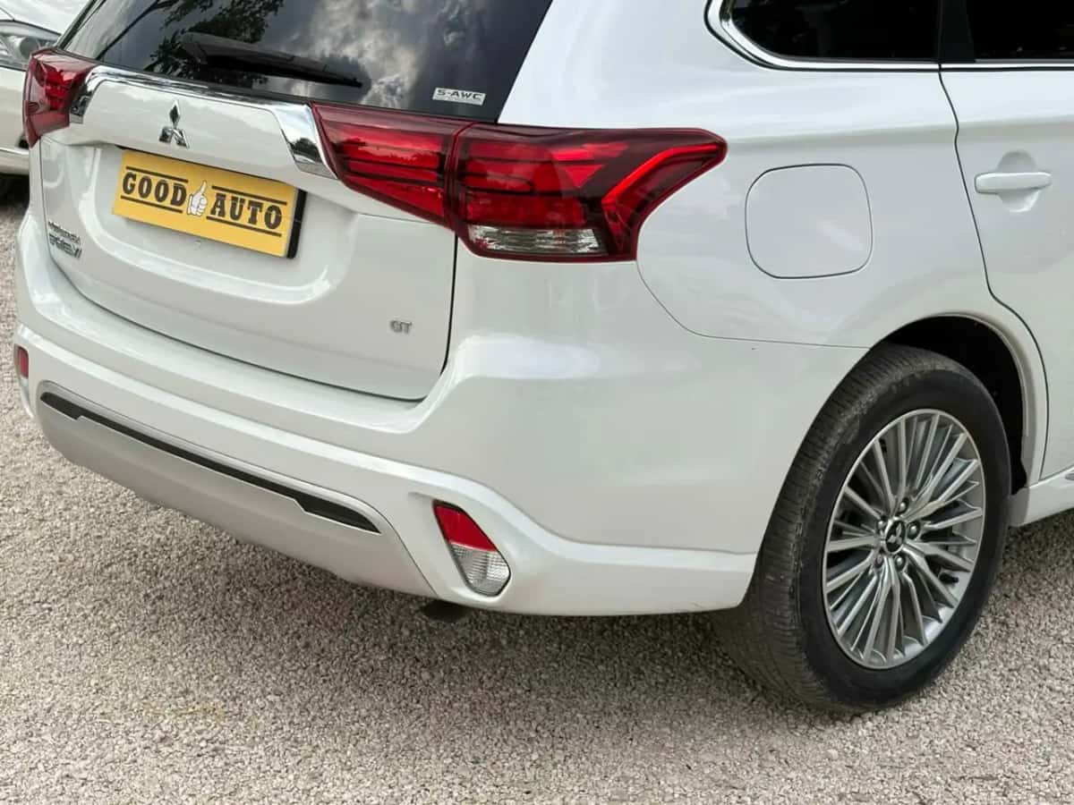Mitsubishi Outlander - fotografia 10