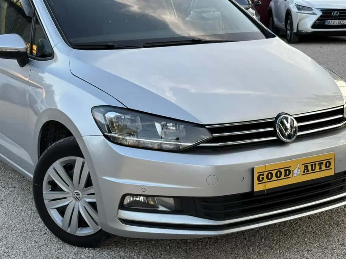 Volkswagen Touran - fotografia 2