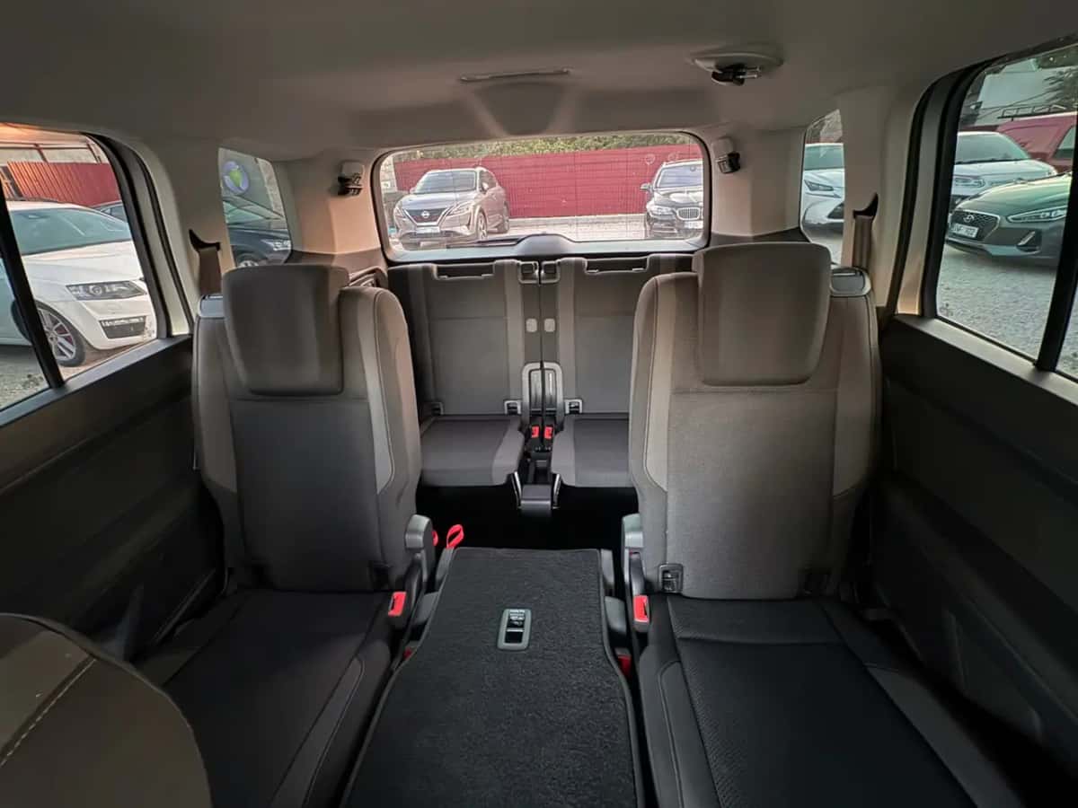 Volkswagen Touran - fotografia 13