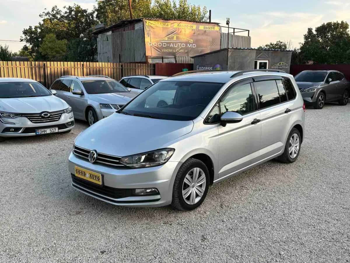 Volkswagen Touran - fotografia 14