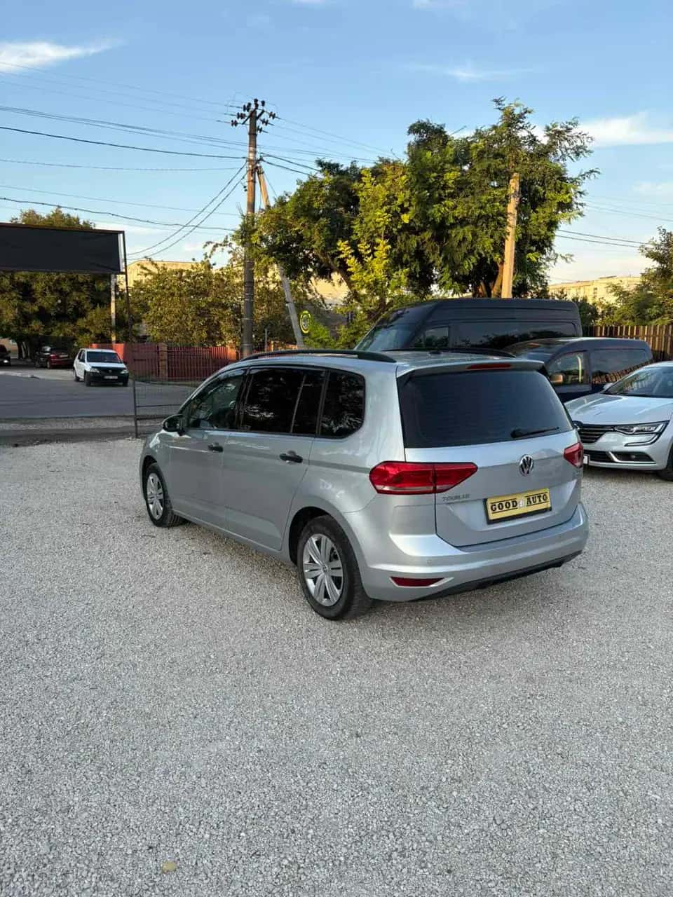 Volkswagen Touran - fotografia 5