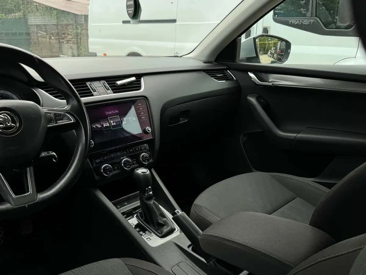 Skoda Octavia - fotografia 11