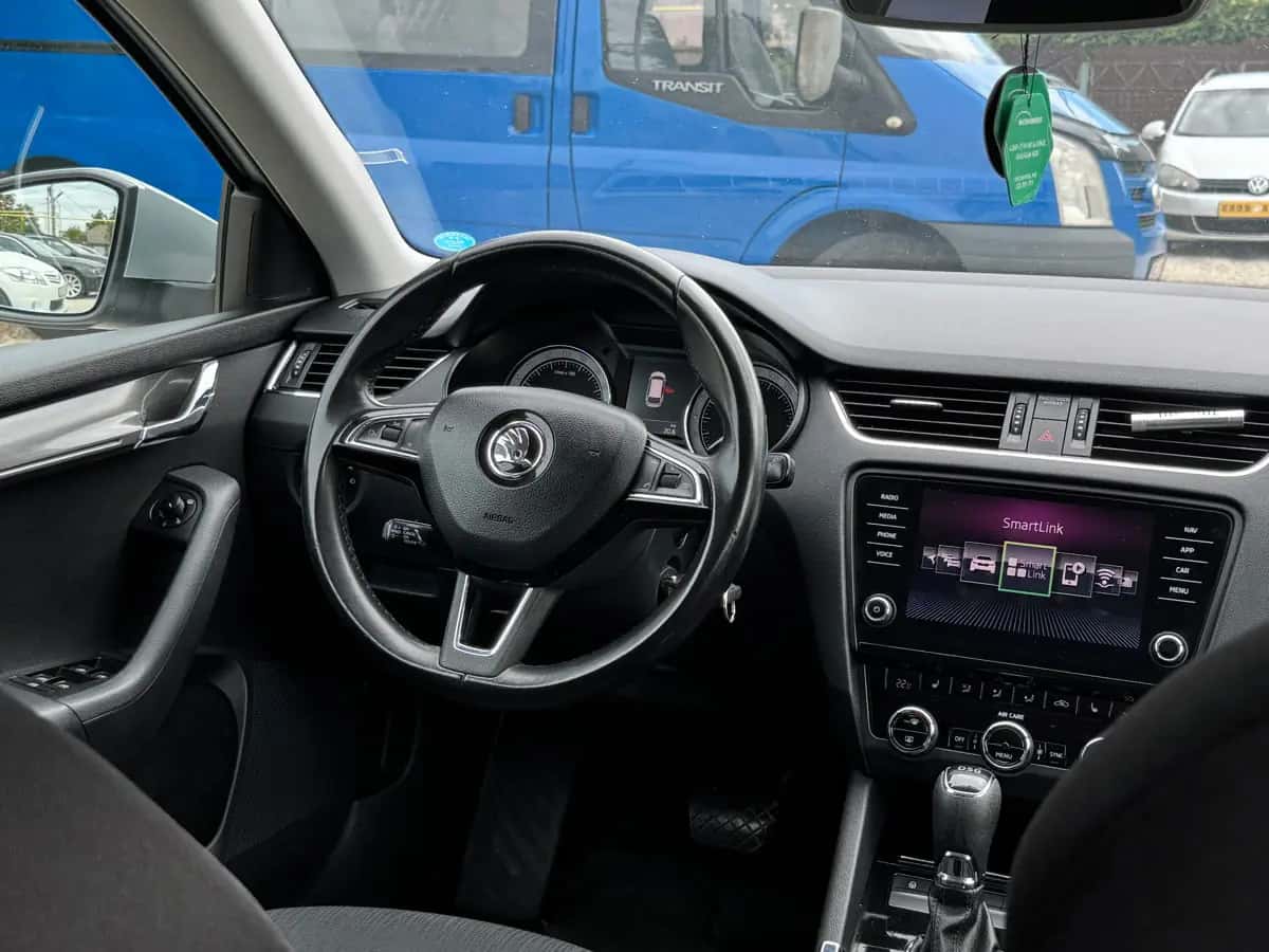 Skoda Octavia - fotografia 17