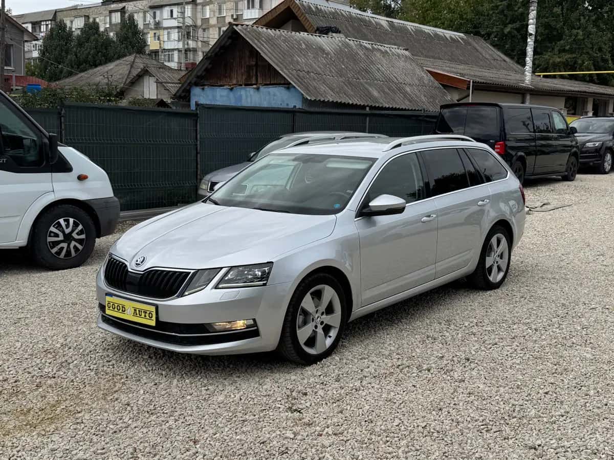 Skoda Octavia - fotografia 3