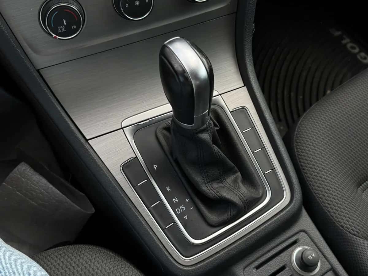 Volkswagen Golf - fotografia 11