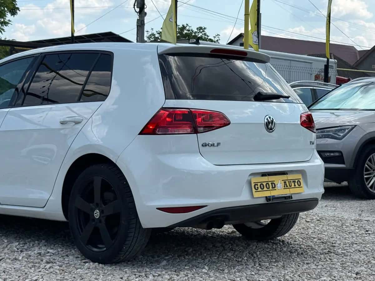 Volkswagen Golf - fotografia 7