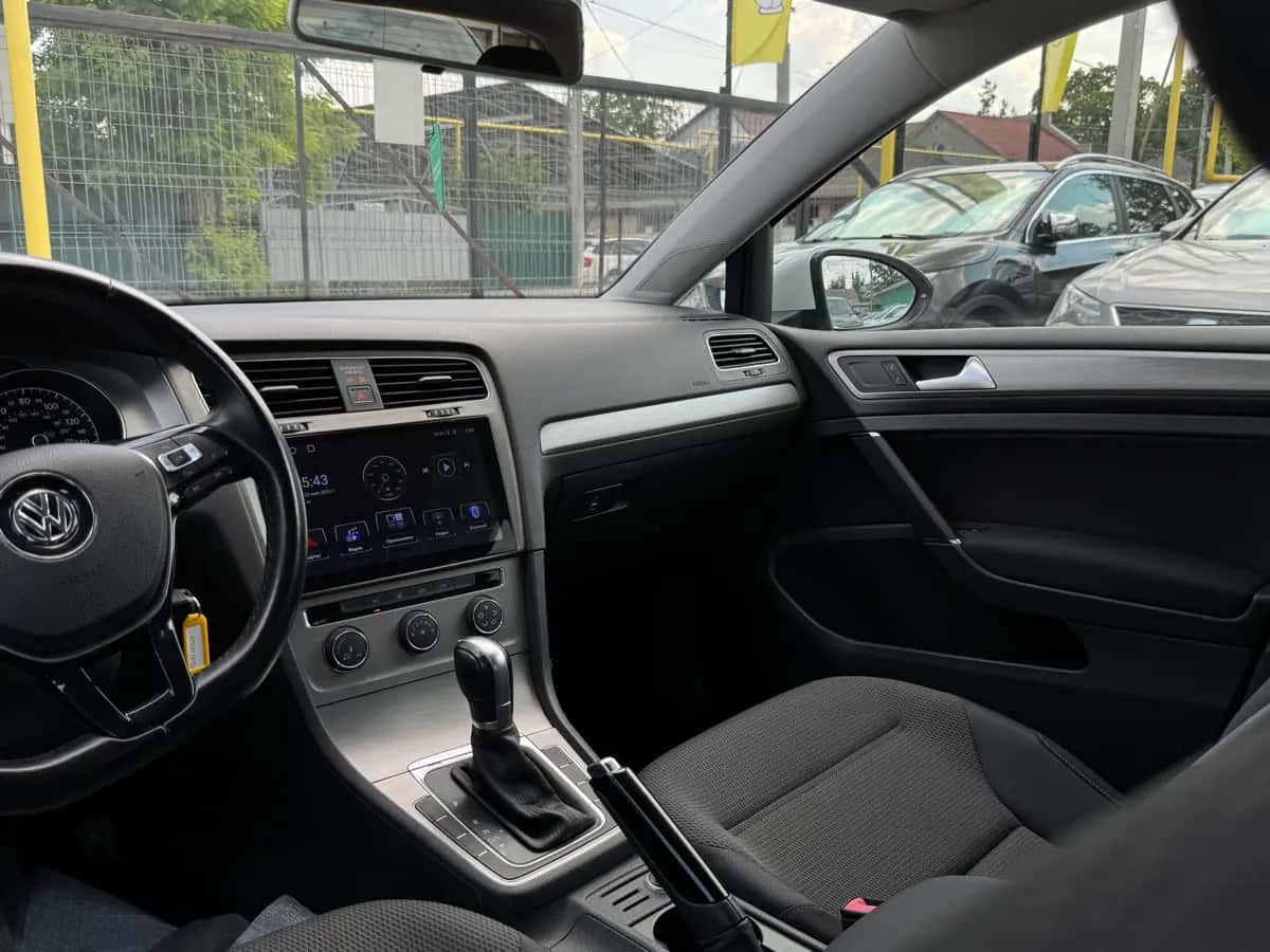 Volkswagen Golf - fotografia 10