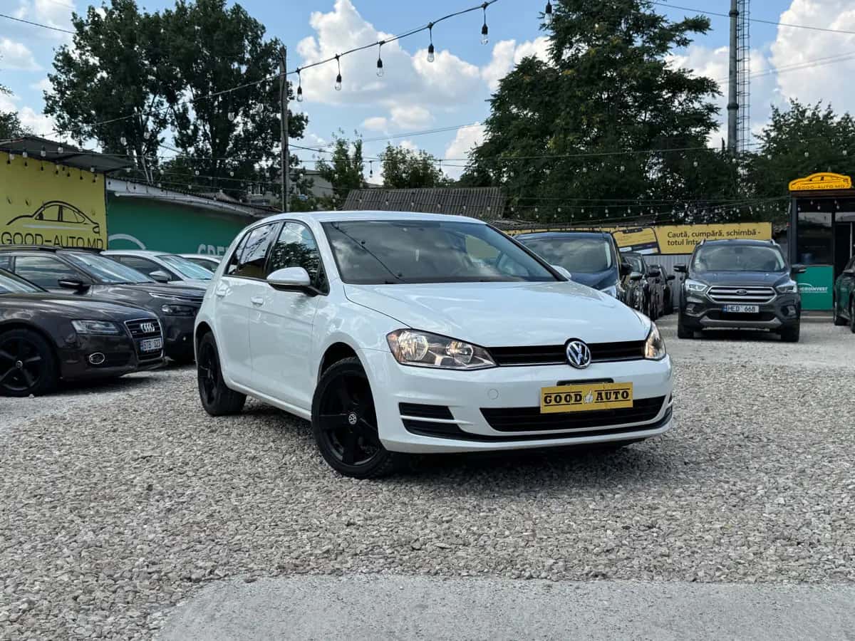 Volkswagen Golf - fotografia 1
