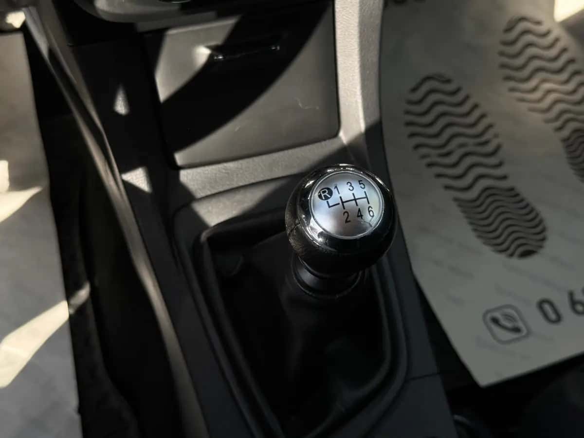 Toyota Corolla - fotografia 12