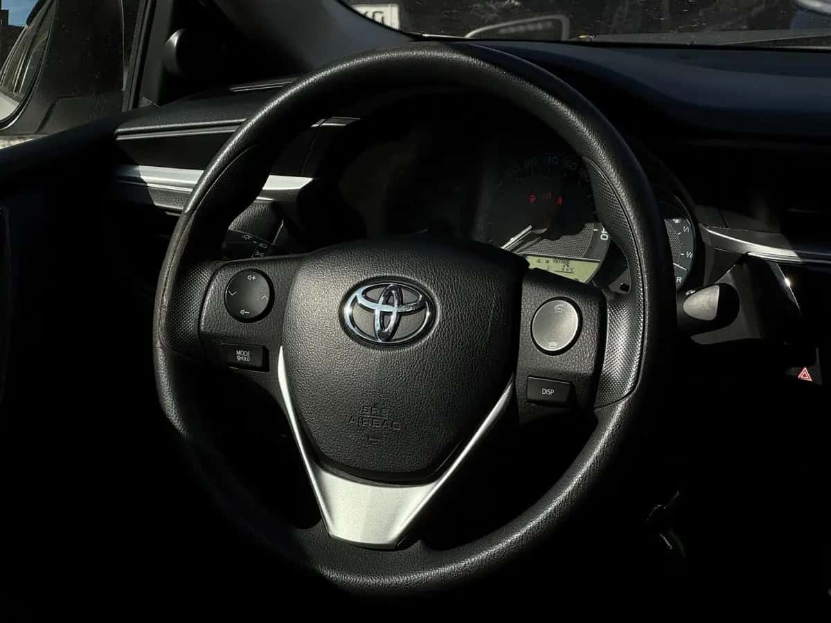 Toyota Corolla - fotografia 16