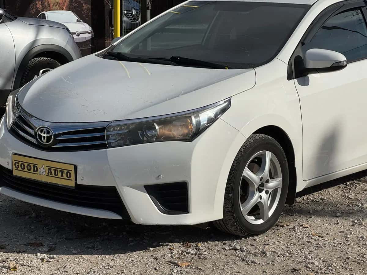 Toyota Corolla - fotografia 4