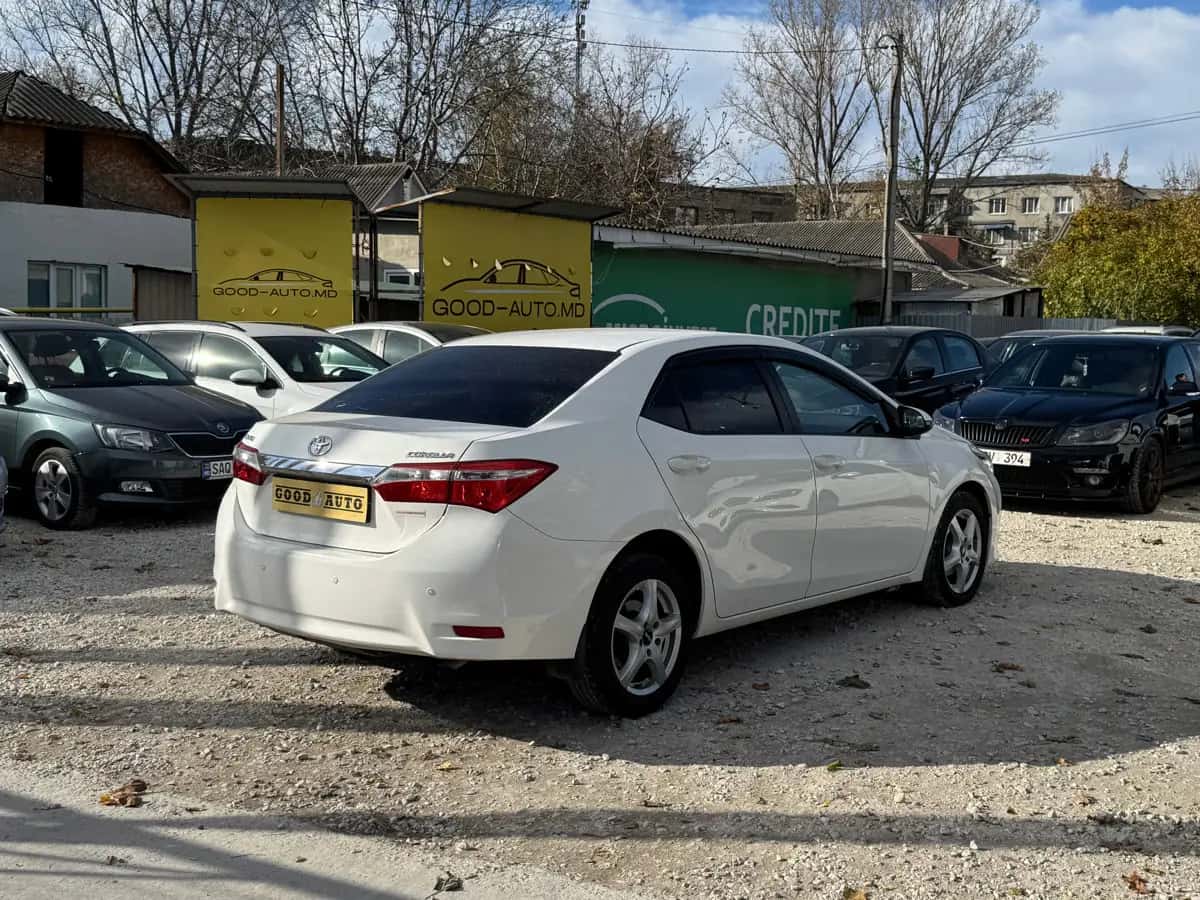 Toyota Corolla - fotografia 5
