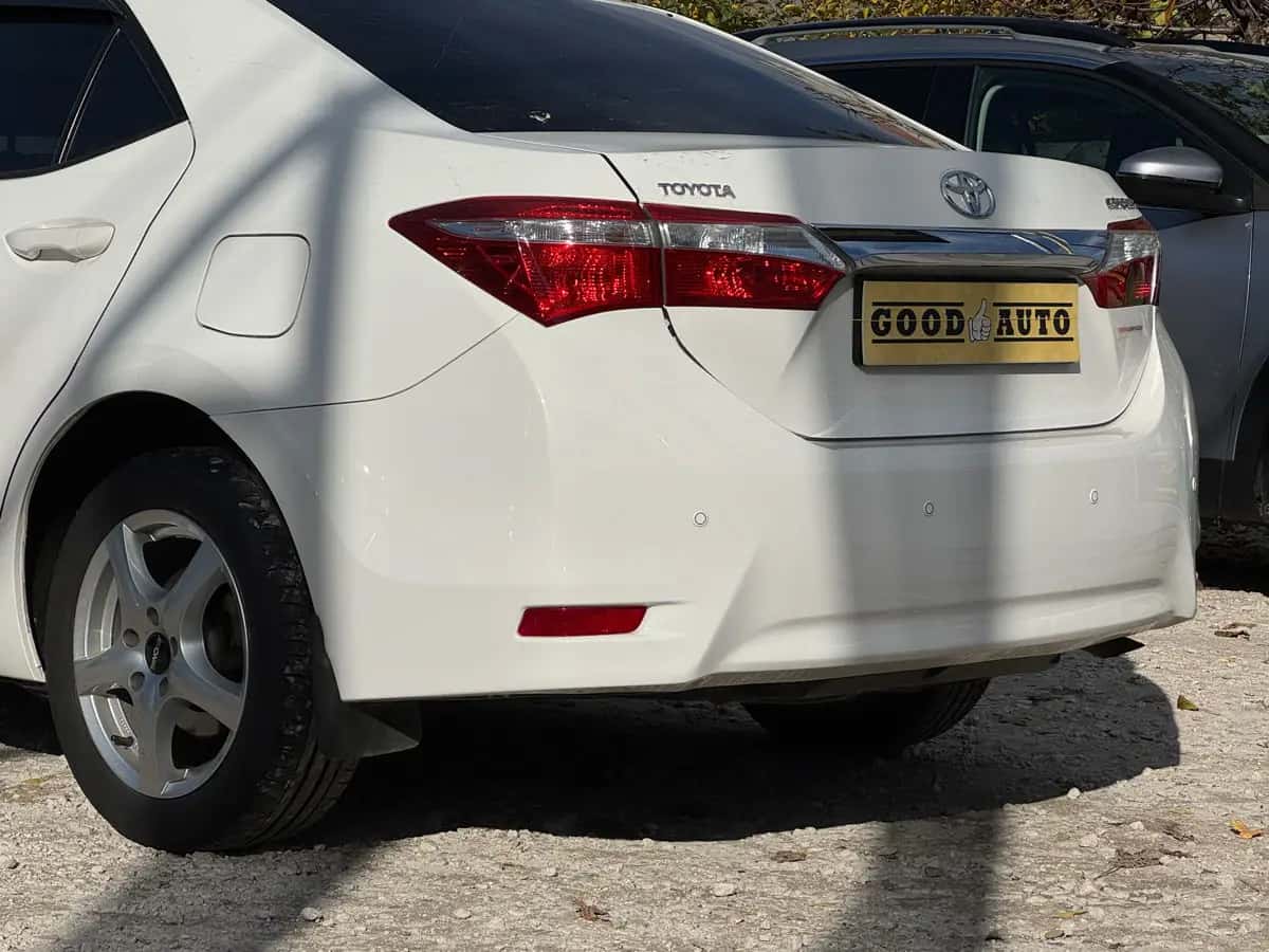 Toyota Corolla - fotografia 7