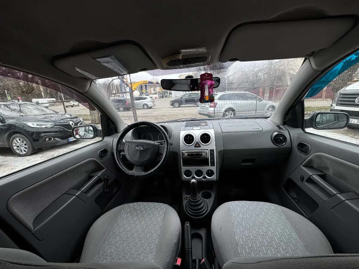 Ford Fusion - fotografia 10