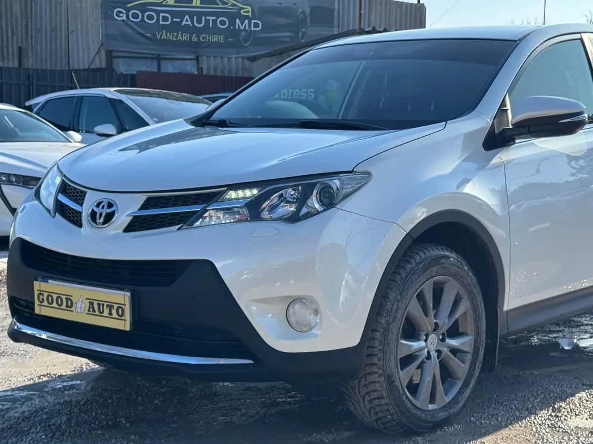 Toyota Rav 4 - fotografia 4