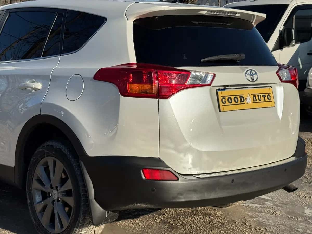 Toyota Rav 4 - fotografia 6