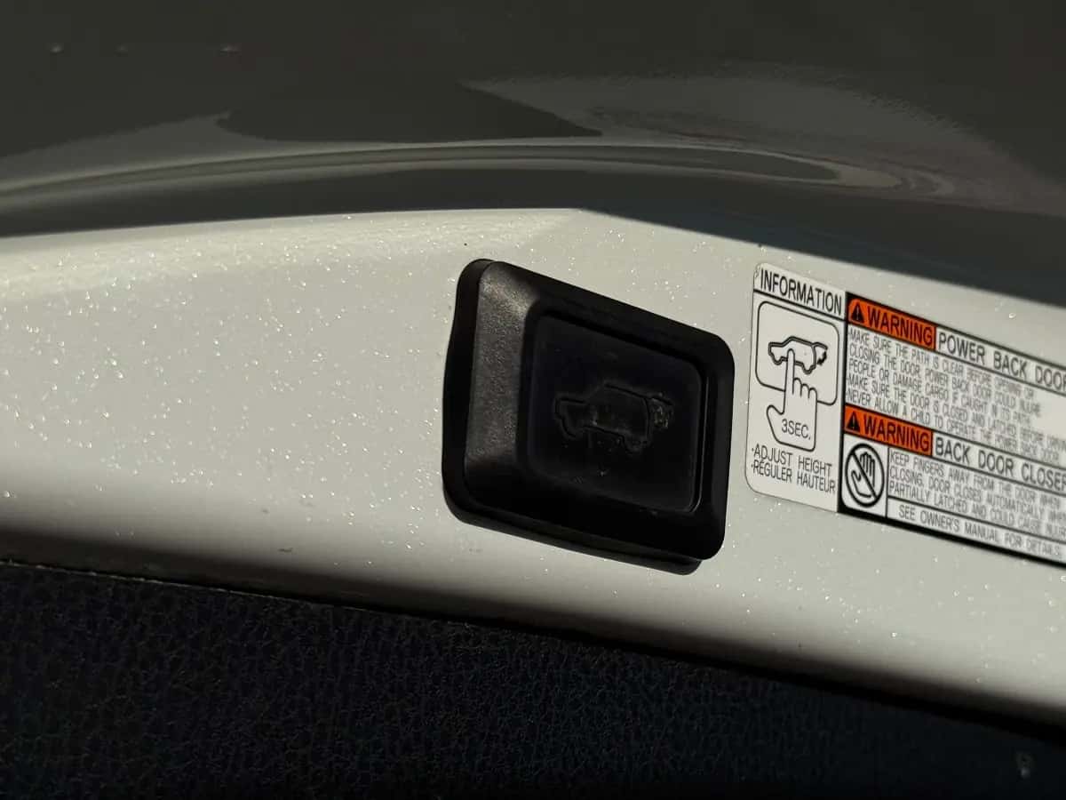 Toyota Rav 4 - fotografia 9