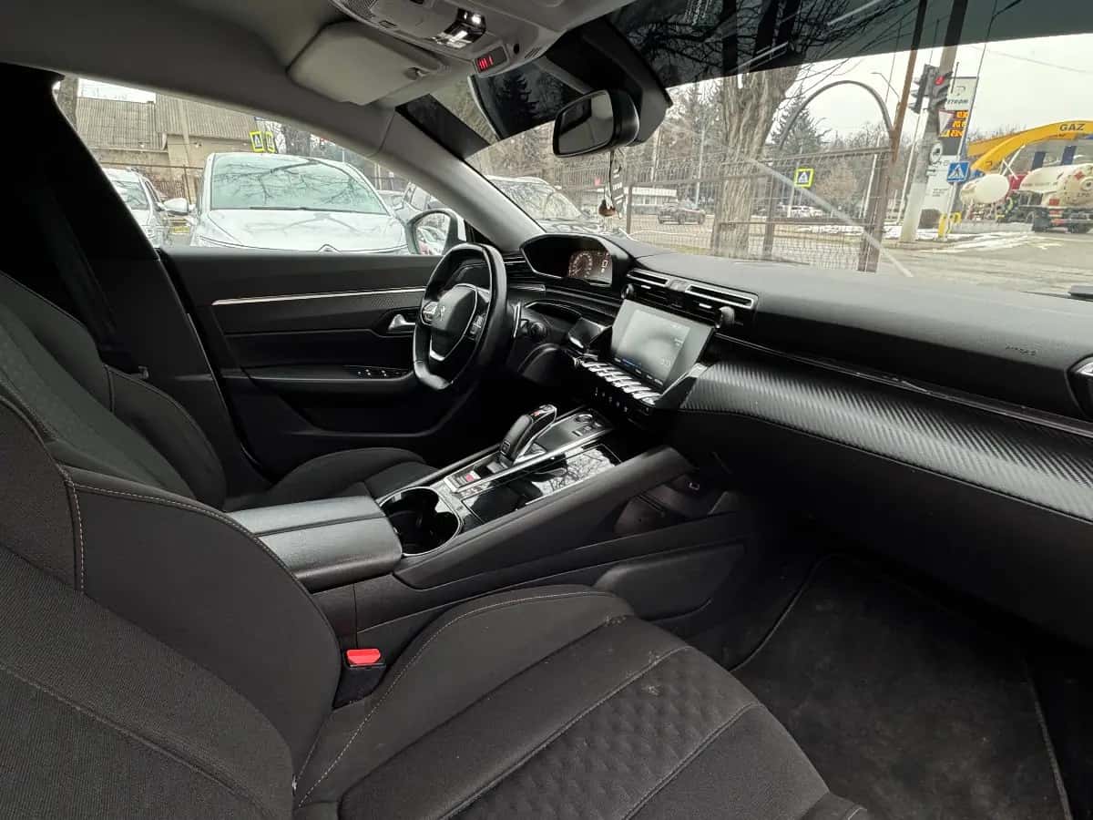 Peugeot 508 - fotografia 11