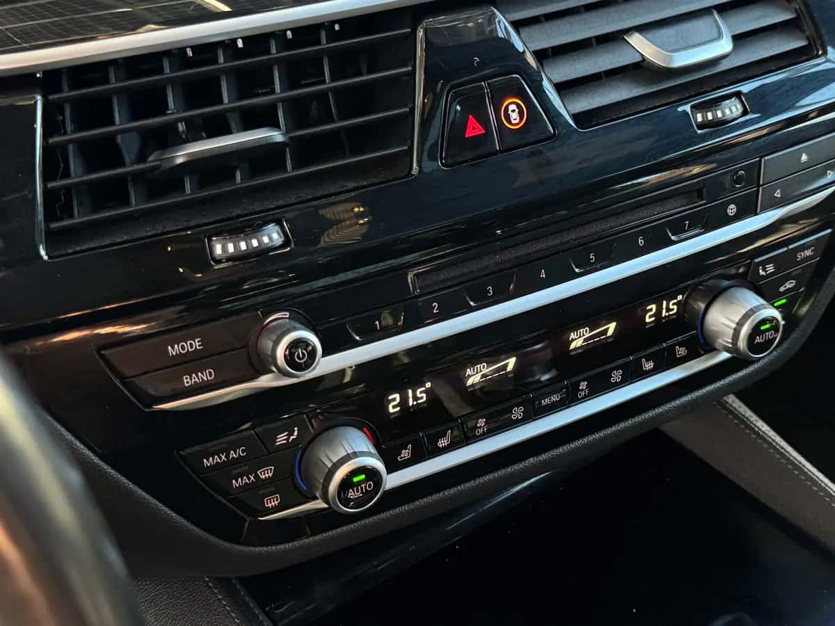 Bmw 5 Series - fotografia 15