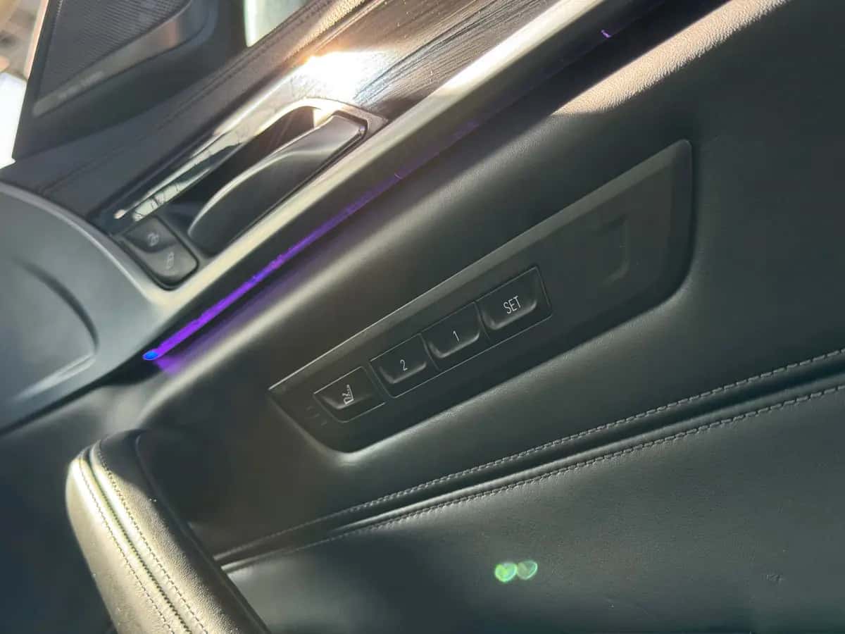Bmw 5 Series - fotografia 18