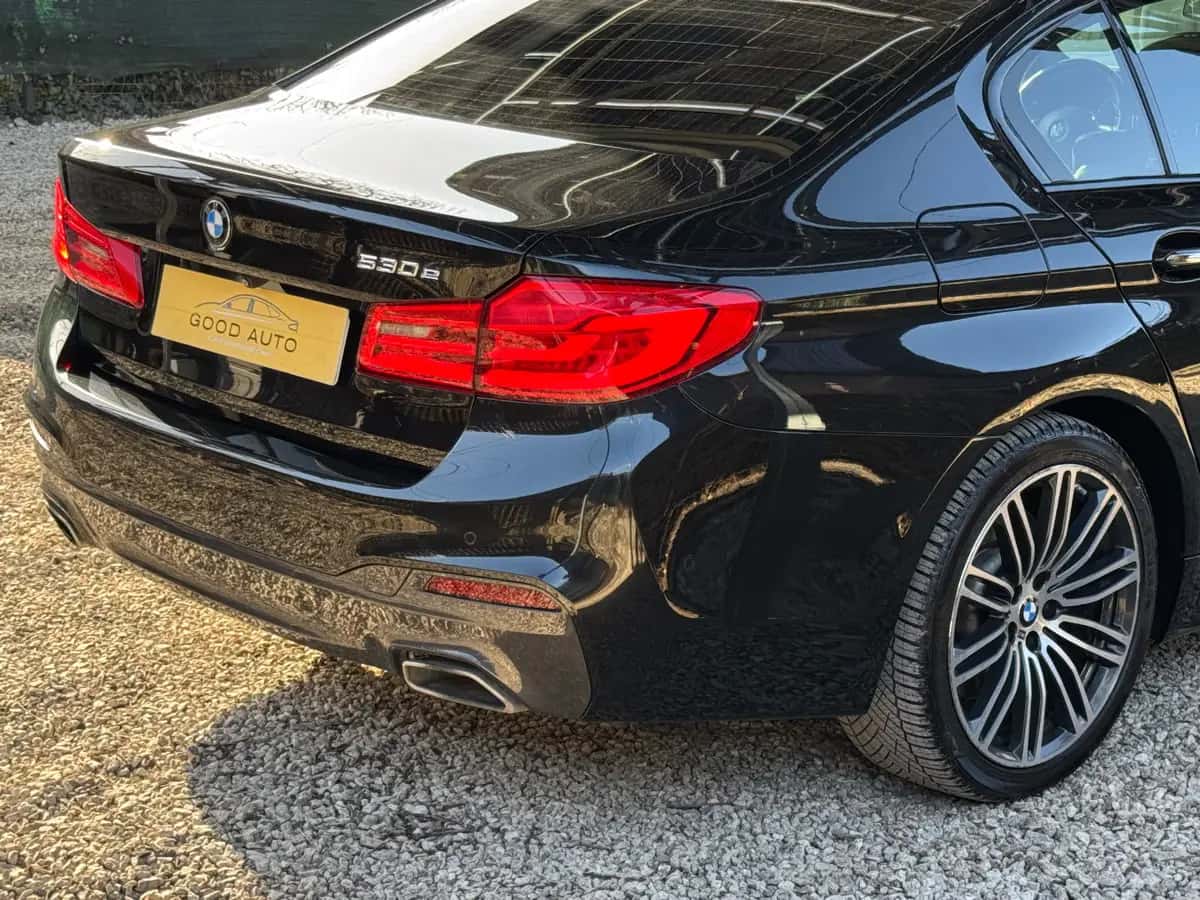 Bmw 5 Series - fotografia 7