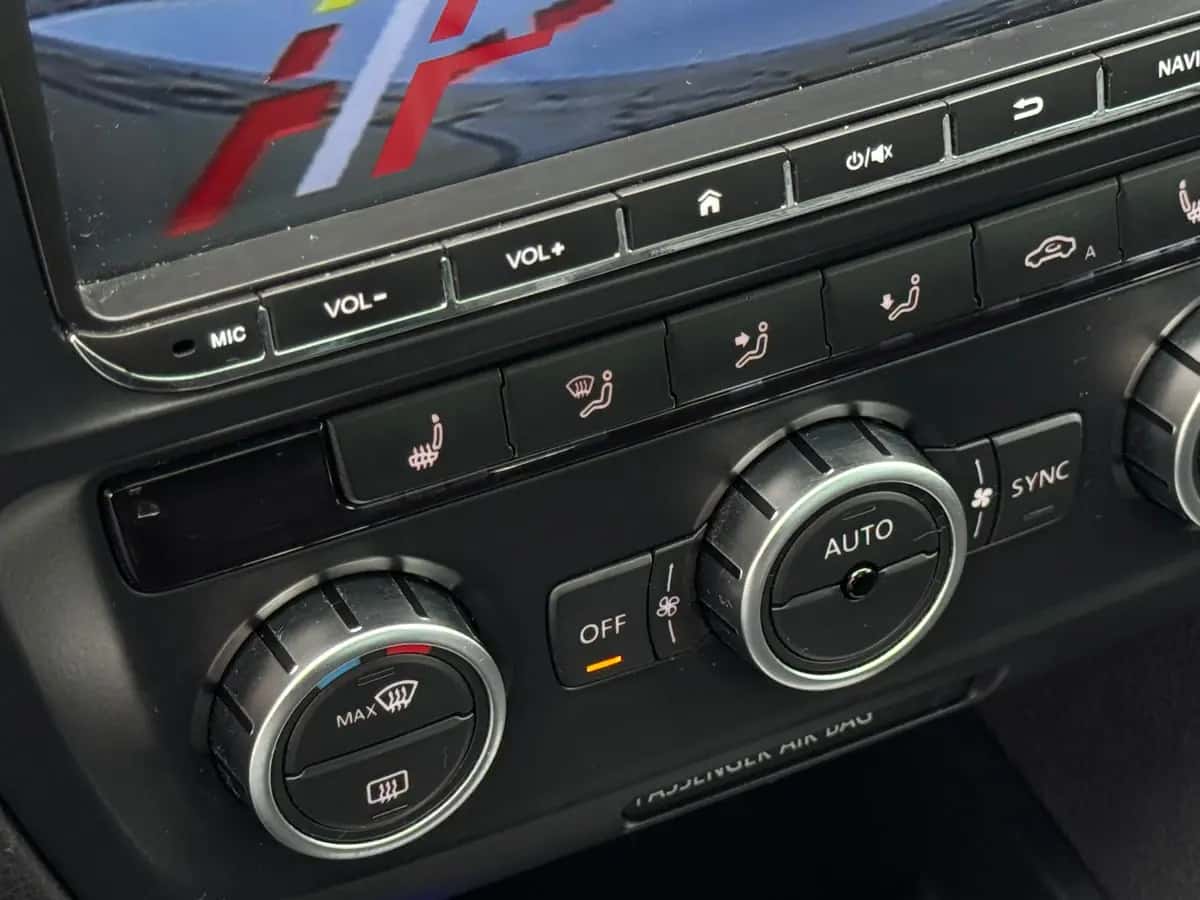 Volkswagen Jetta - fotografia 14