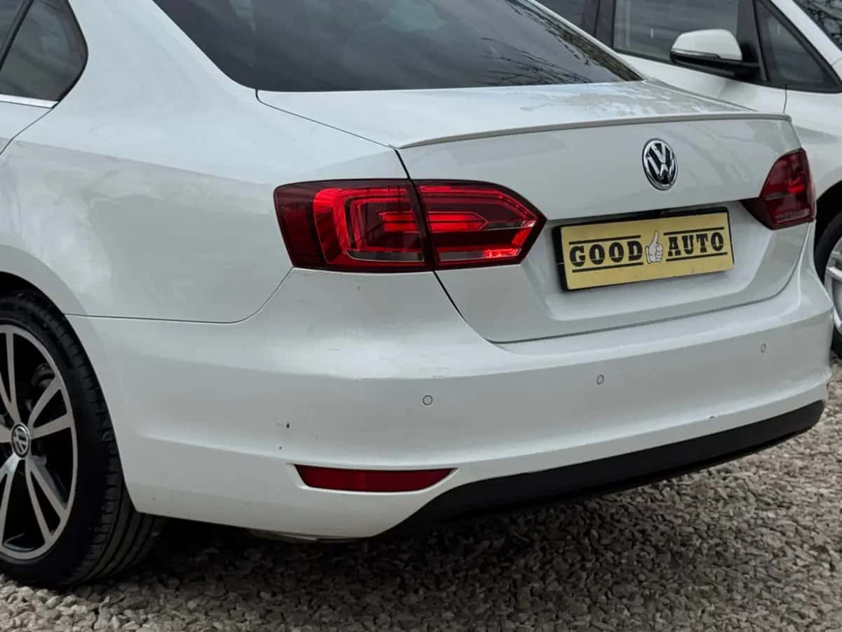 Volkswagen Jetta - fotografia 7