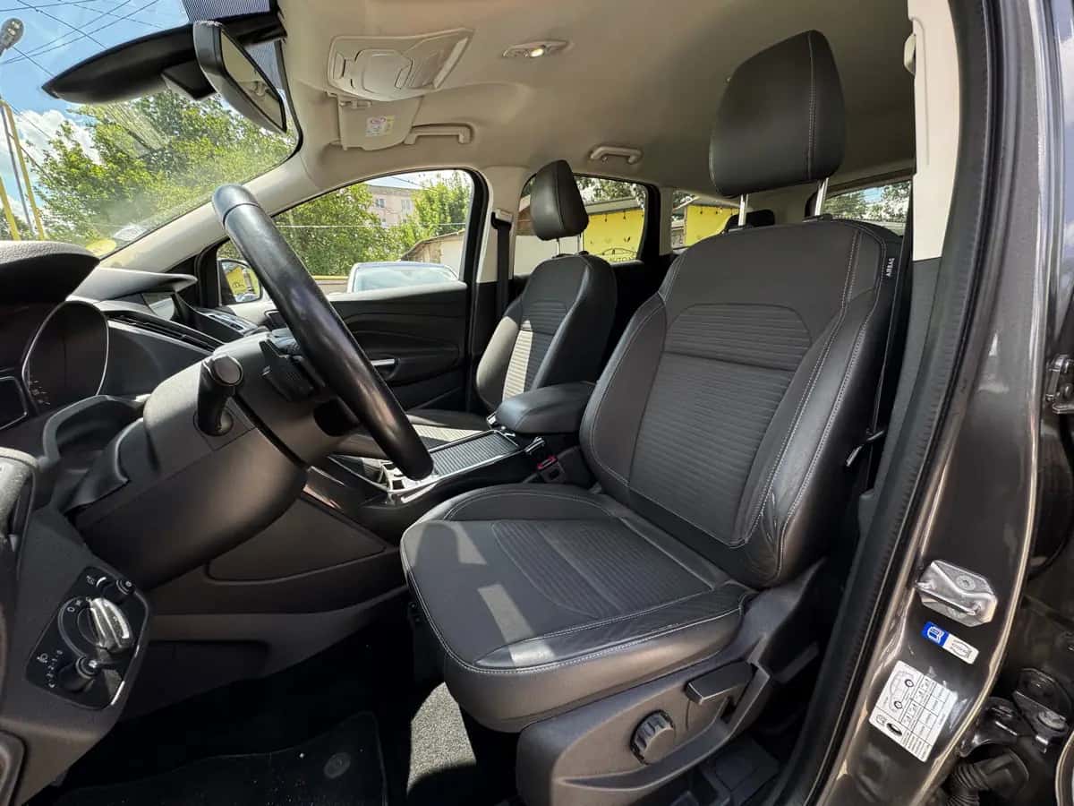 Ford Kuga - fotografia 11