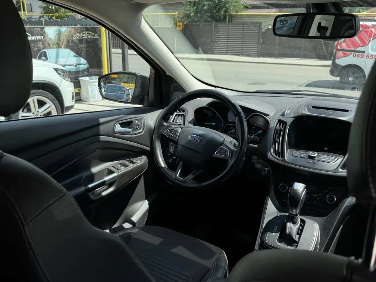 Ford Kuga - fotografia 18