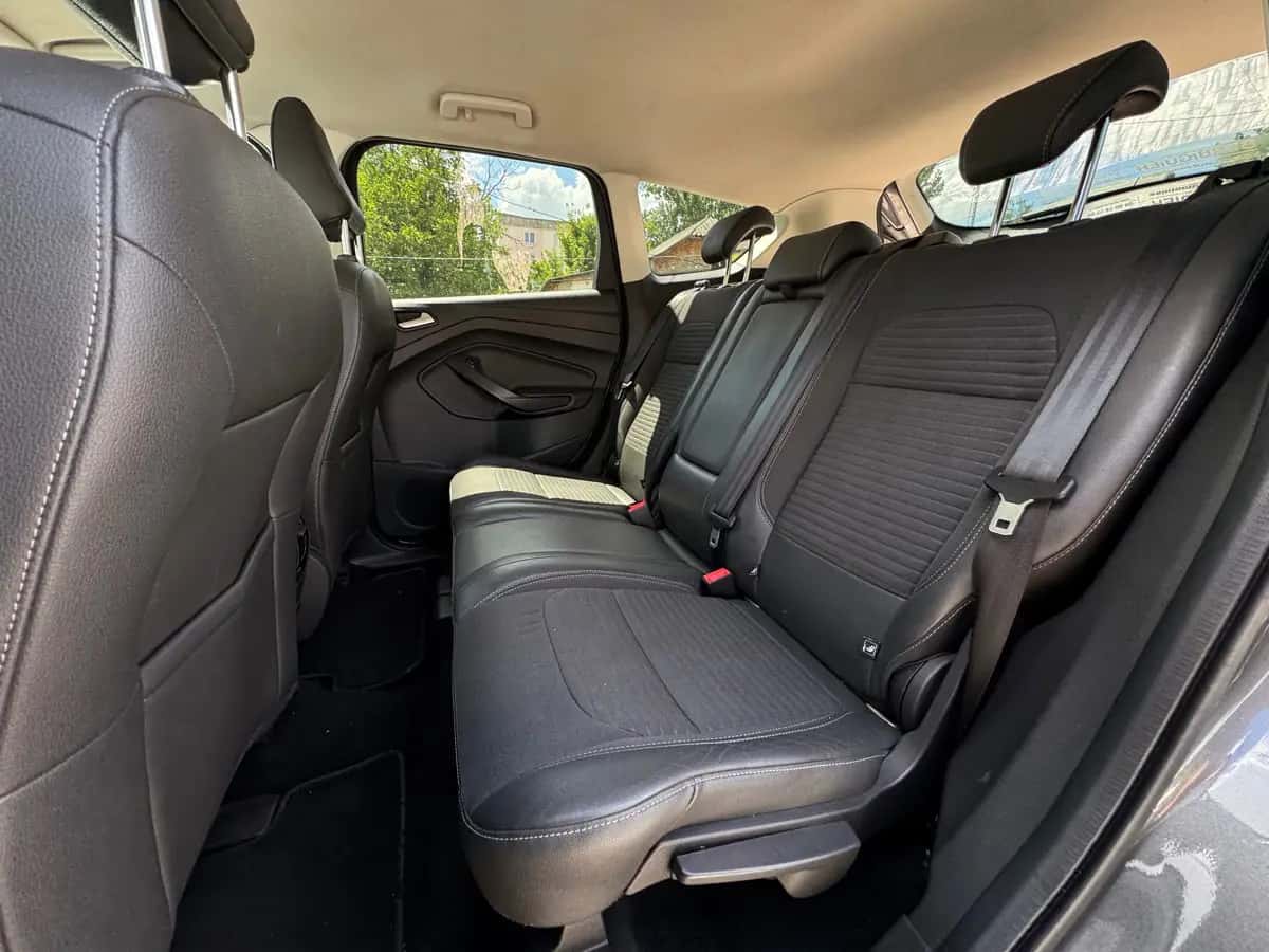 Ford Kuga - fotografia 10