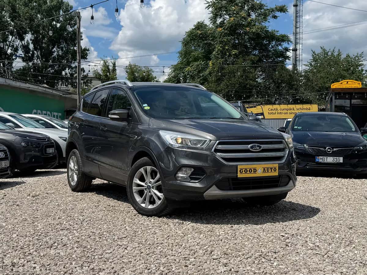 Ford Kuga - fotografia 1