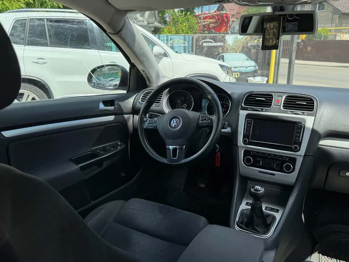 Volkswagen Golf - fotografia 6
