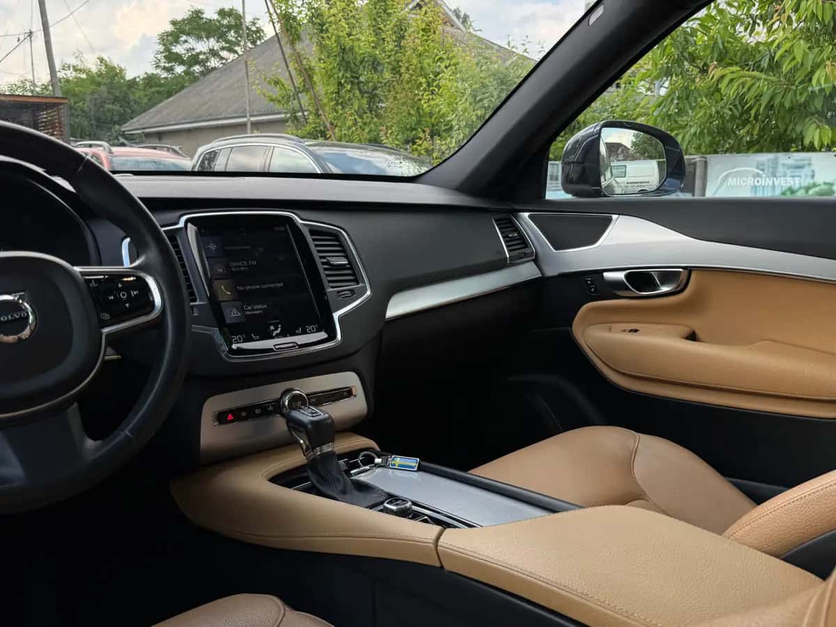 Volvo XC90 - fotografia 14