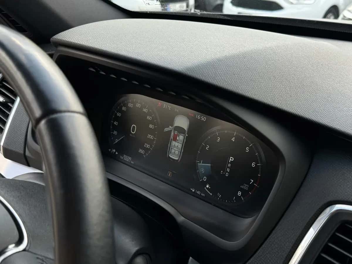 Volvo XC90 - fotografia 17