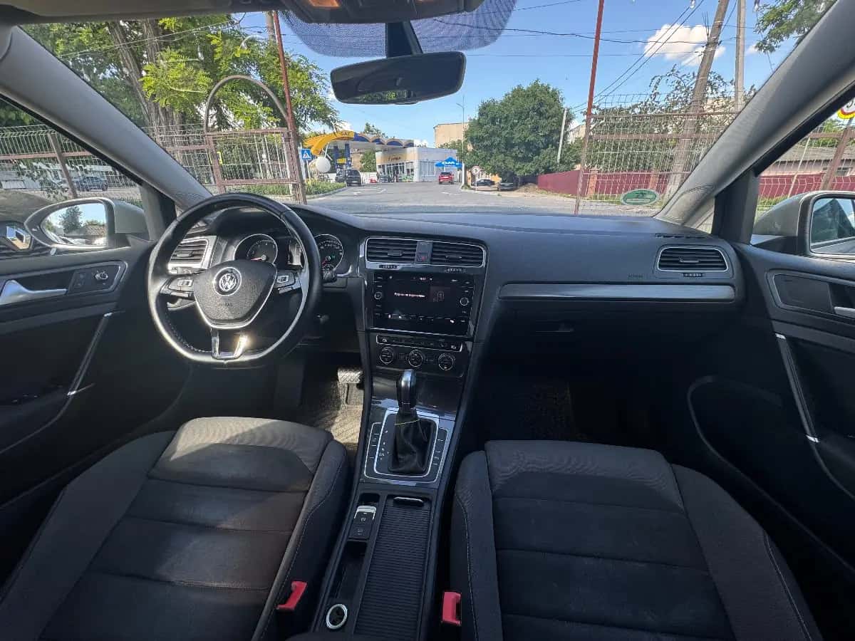 Volkswagen Golf - fotografia 11