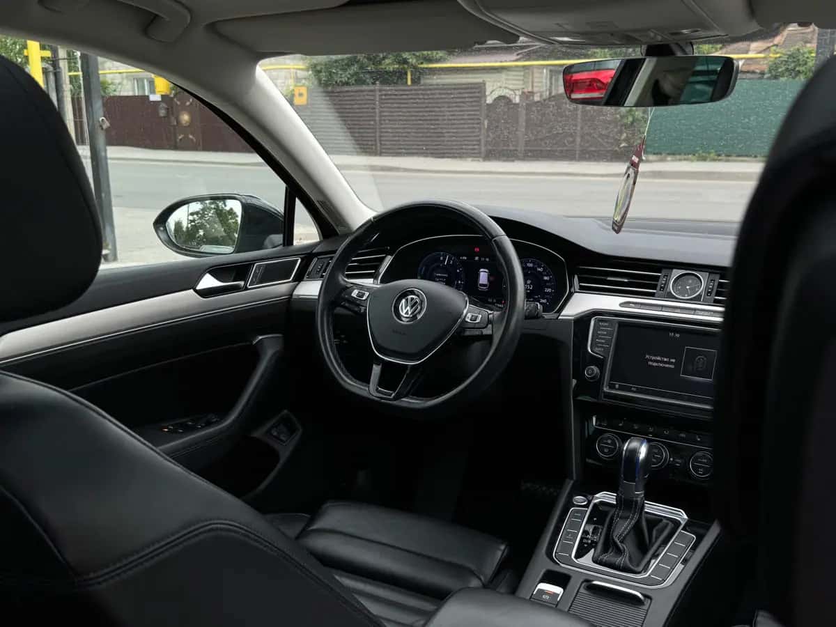 Volkswagen Passat - fotografia 18
