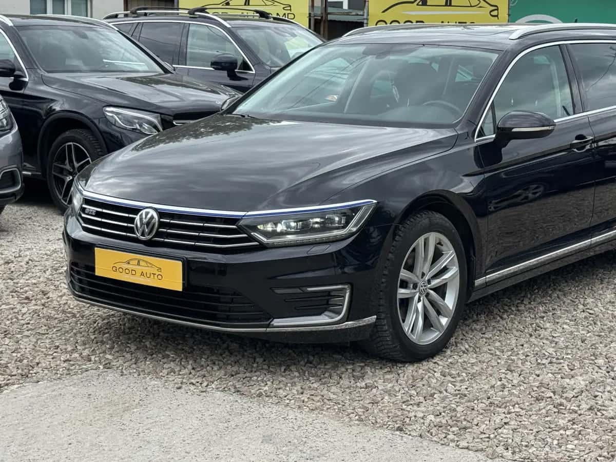 Volkswagen Passat - fotografia 4