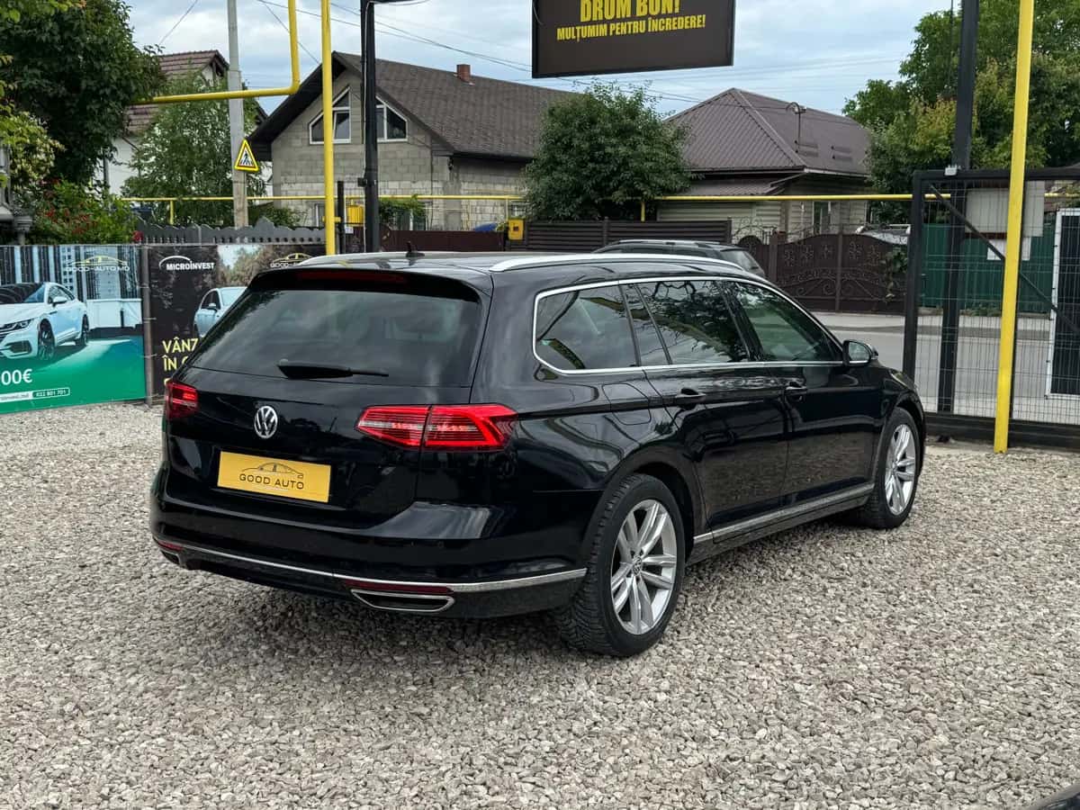 Volkswagen Passat - fotografia 5