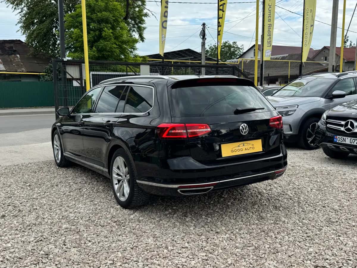 Volkswagen Passat - fotografia 6
