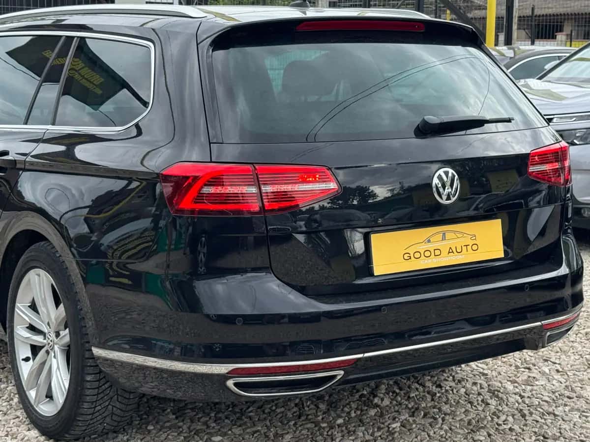 Volkswagen Passat - fotografia 7
