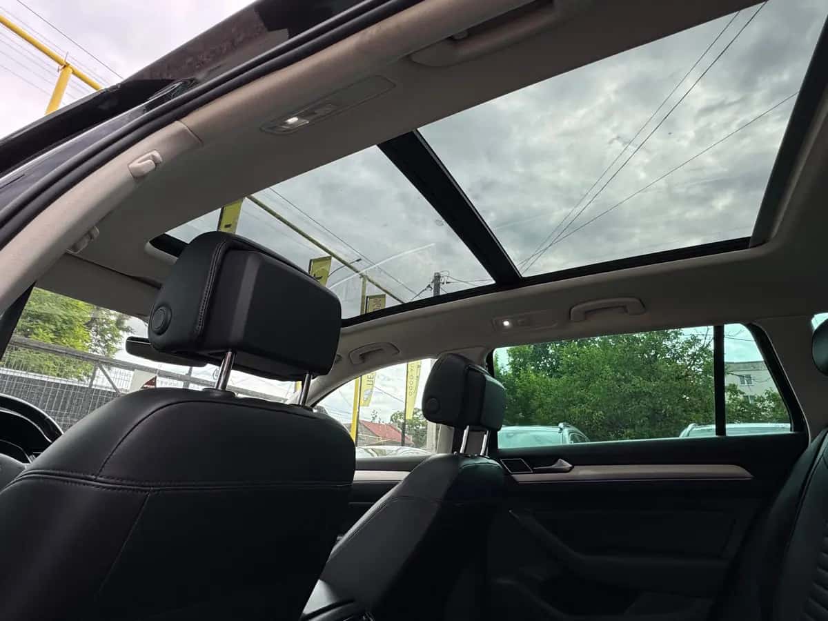 Volkswagen Passat - fotografia 8