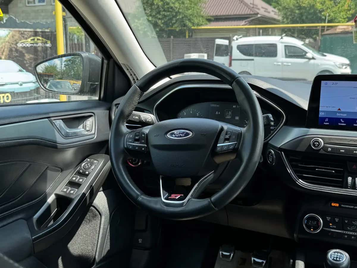 Ford Focus - fotografia 17