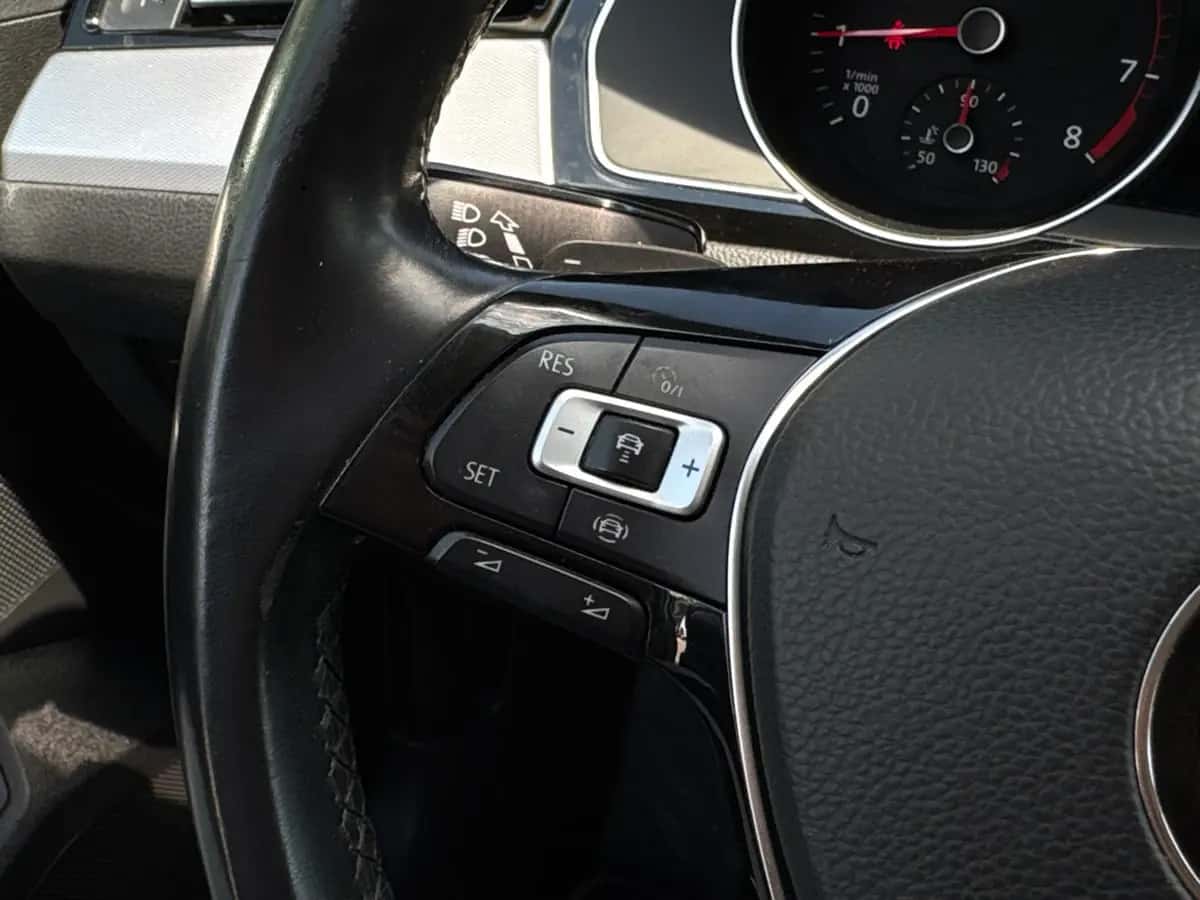 Volkswagen Passat - fotografia 16