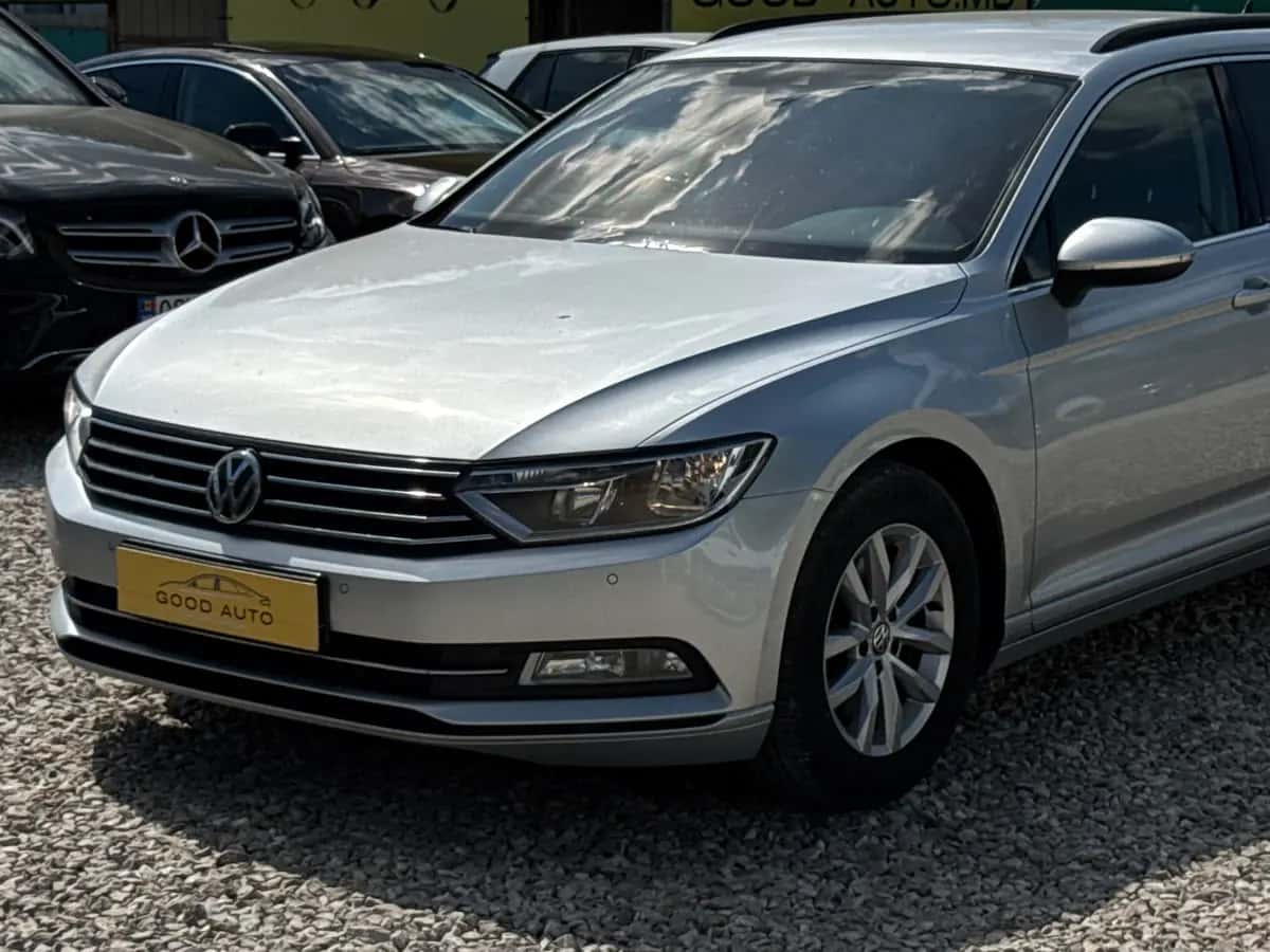 Volkswagen Passat - fotografia 4