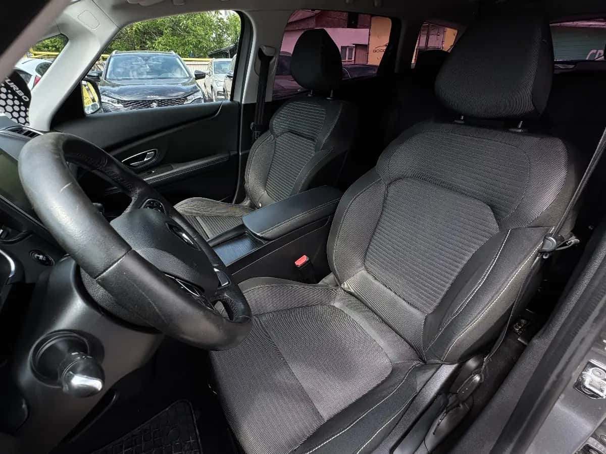 Renault Grand Scenic - fotografia 13