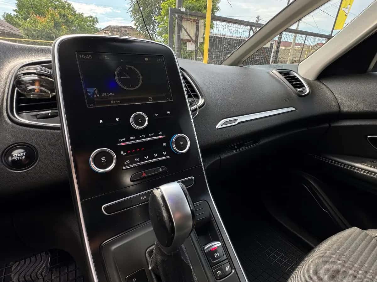 Renault Grand Scenic - fotografia 10