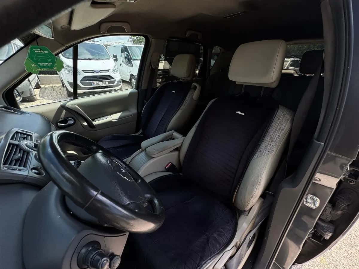 Renault Scenic - fotografia 13